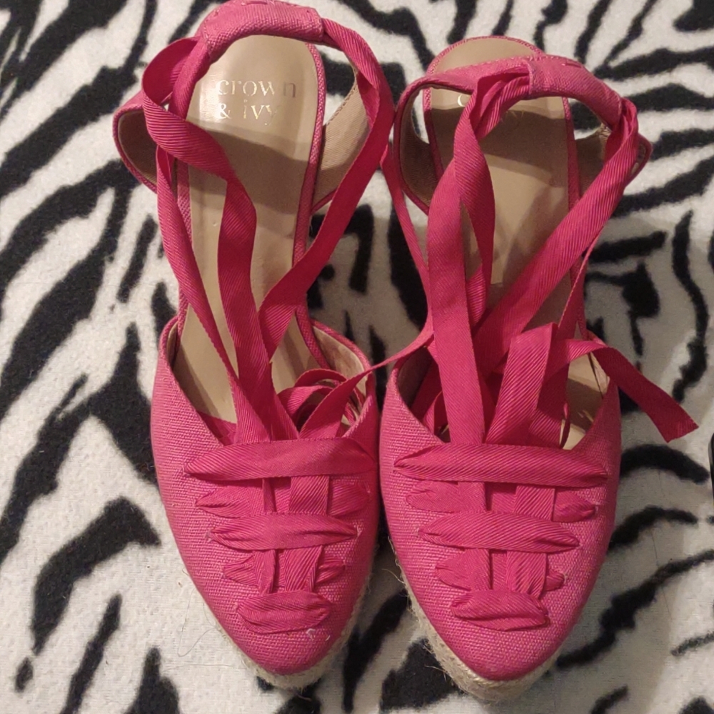 Ladies Crown & Ivy Sandals - image 1